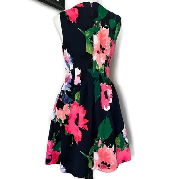 Vince Camuto Floral Dress with Pockets - Picture 4 of 8